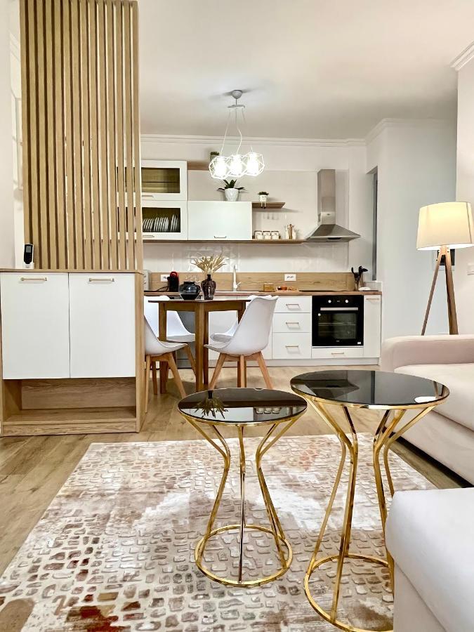 KeSa Apartment Korce Bagian luar foto