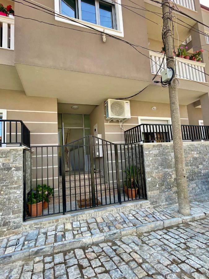 KeSa Apartment Korce Bagian luar foto