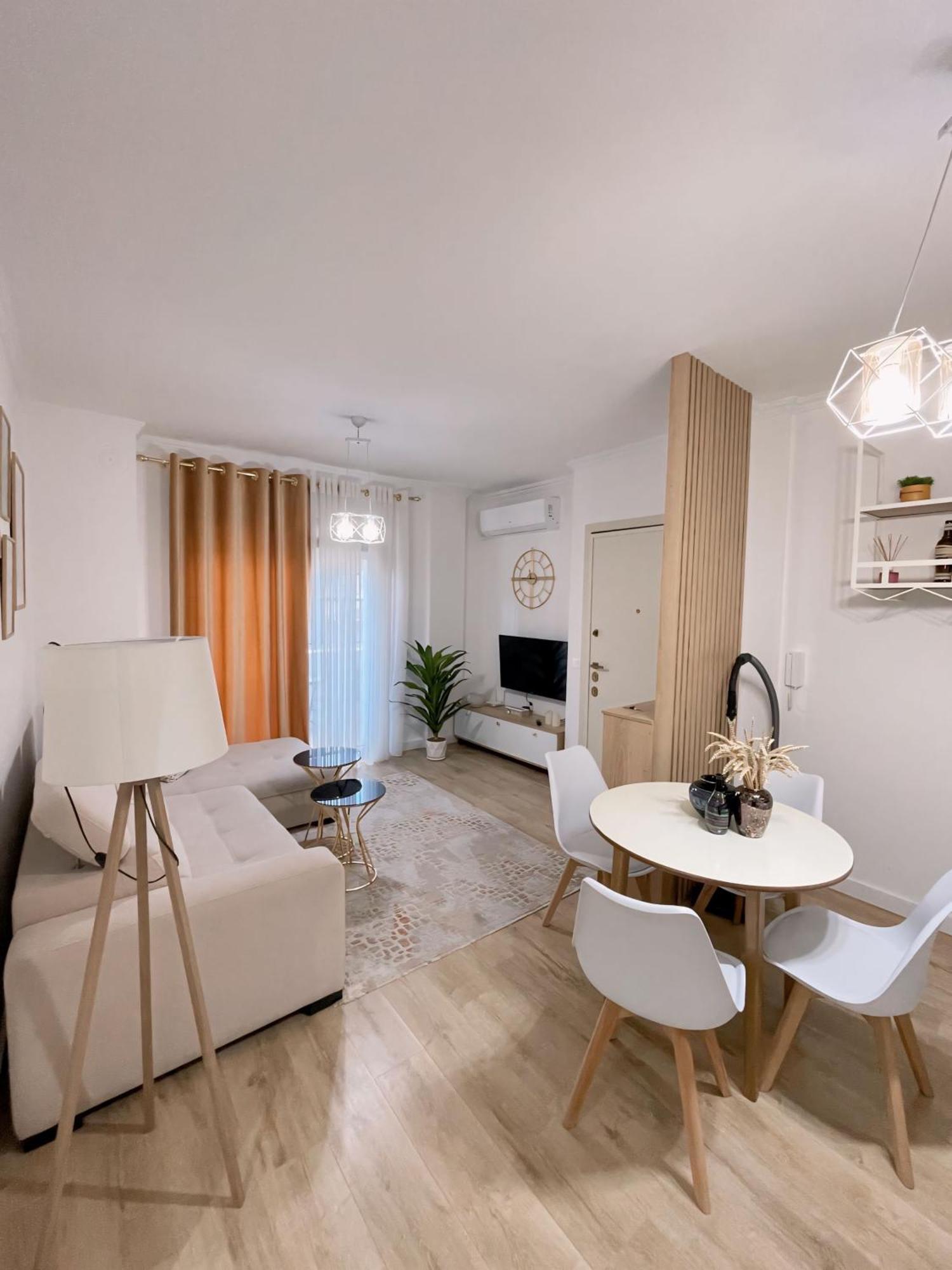 KeSa Apartment Korce Bagian luar foto